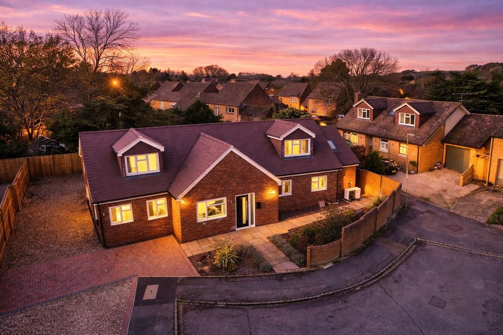 Property photo 1 of 18 4911840