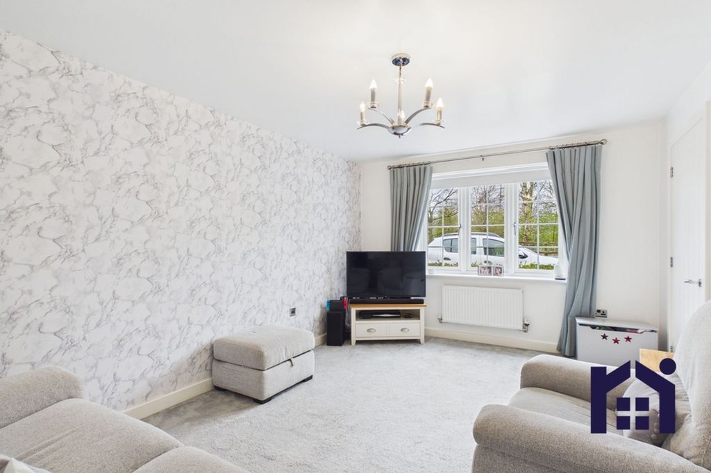 Property photo 2 of 25 Living Room