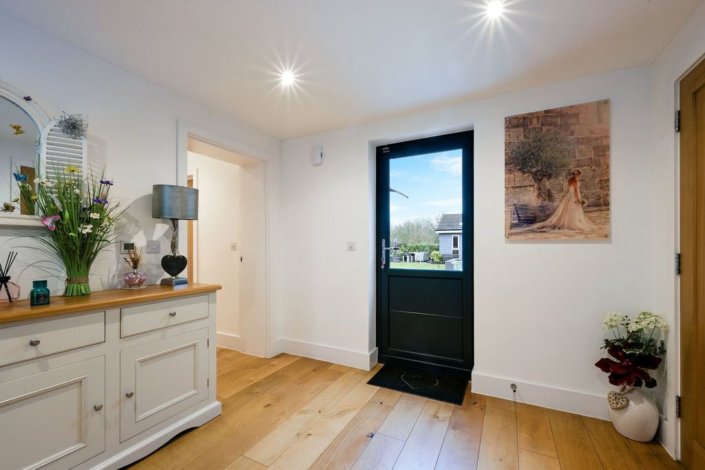 Additional image 10 of 5 bed detached house for saleMaplewood Drive, Lingfield RH7