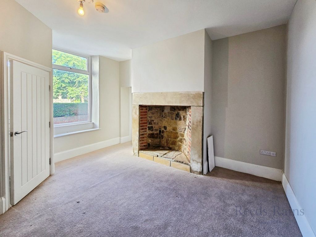 Property photo 2 of 16 Dining Room