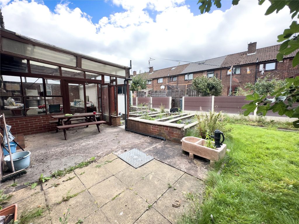 Property photo 2 of 24 Picture No. 17