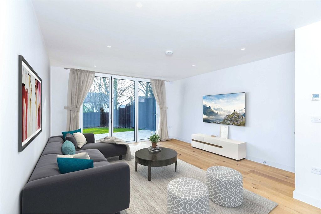 Property photo 2 of 8 Picture No. 06