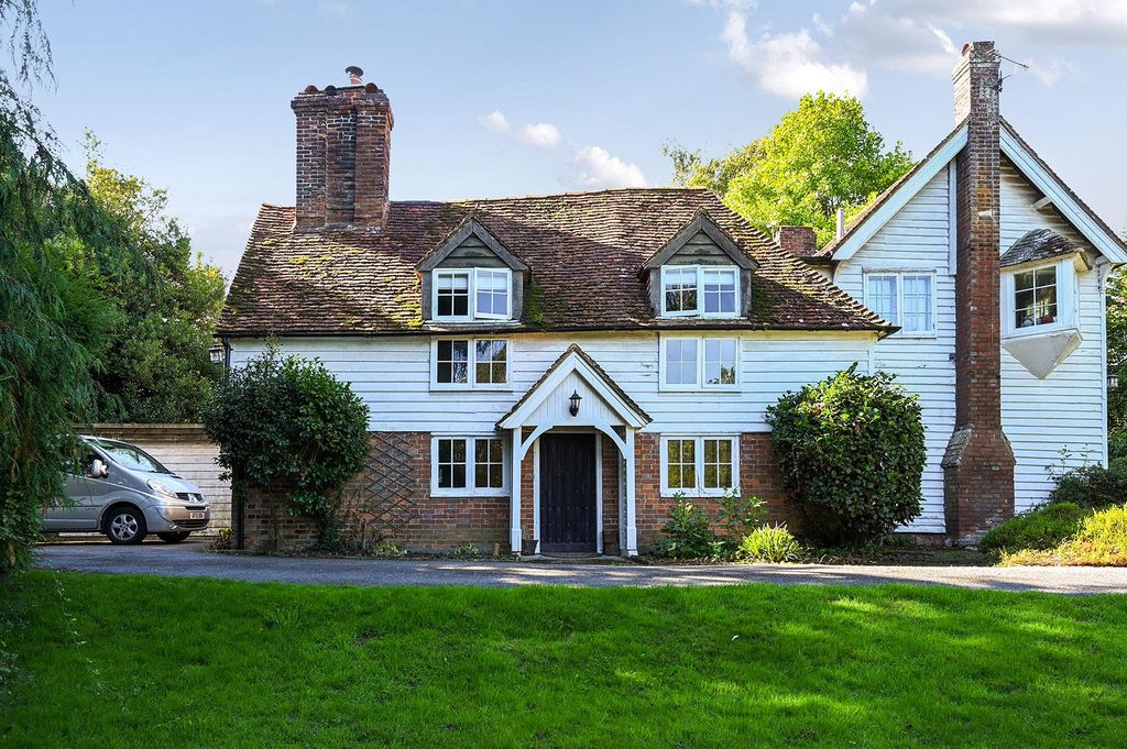 Property photo 1 of 33 Weald-House (50).Jpg
