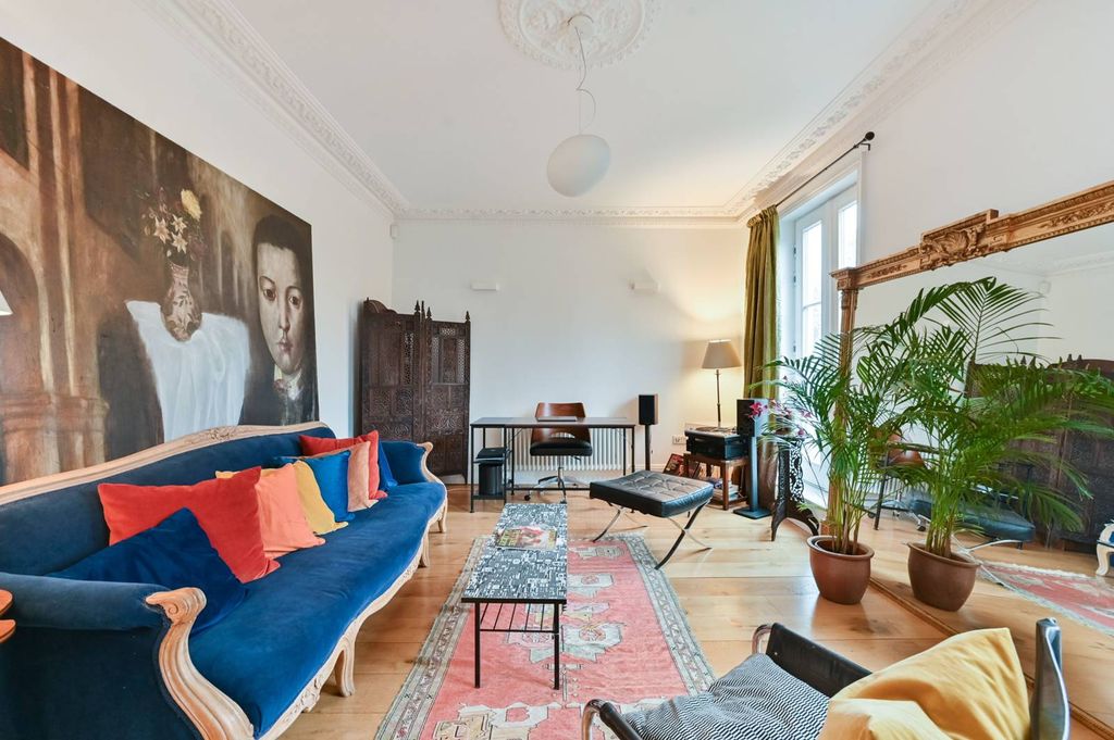 Property photo 2 of 39