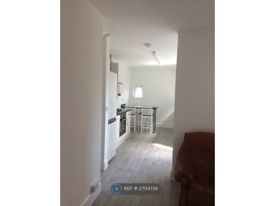 Property photo 3 of 20 Lounge Through To Kitchen