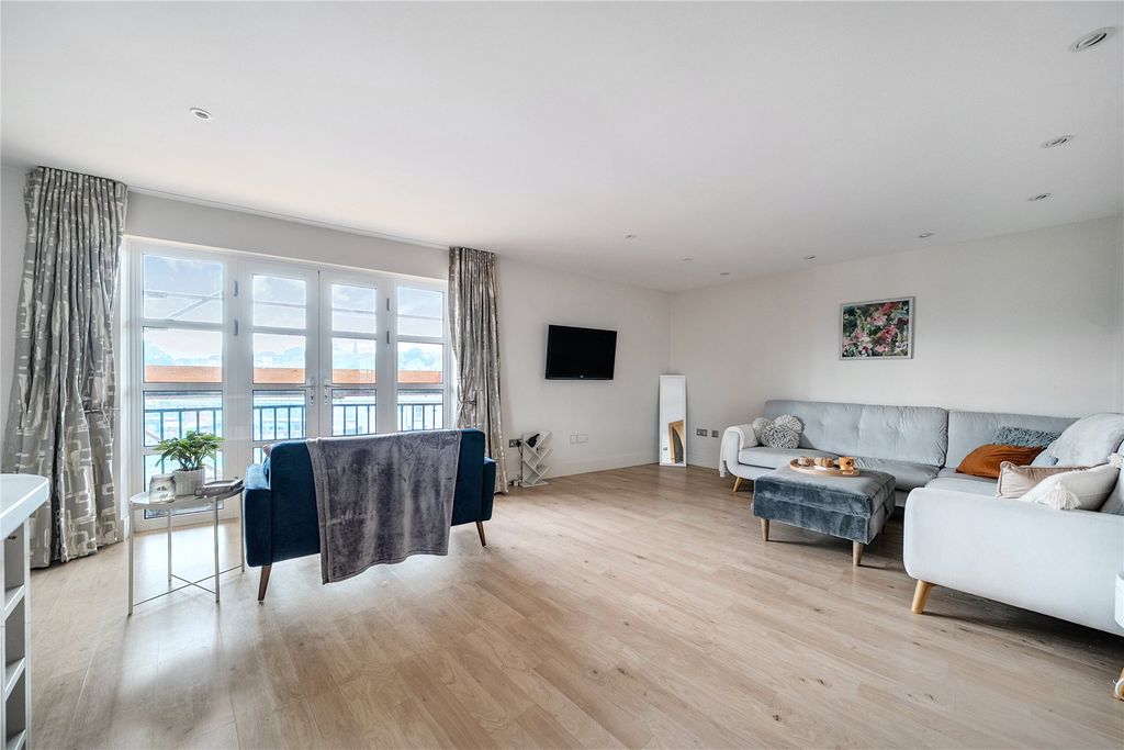 Property photo 2 of 11 Open Plan Living