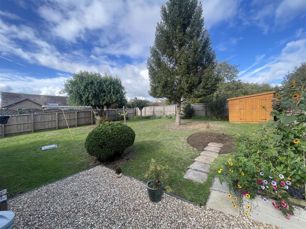 Property photo 3 of 11