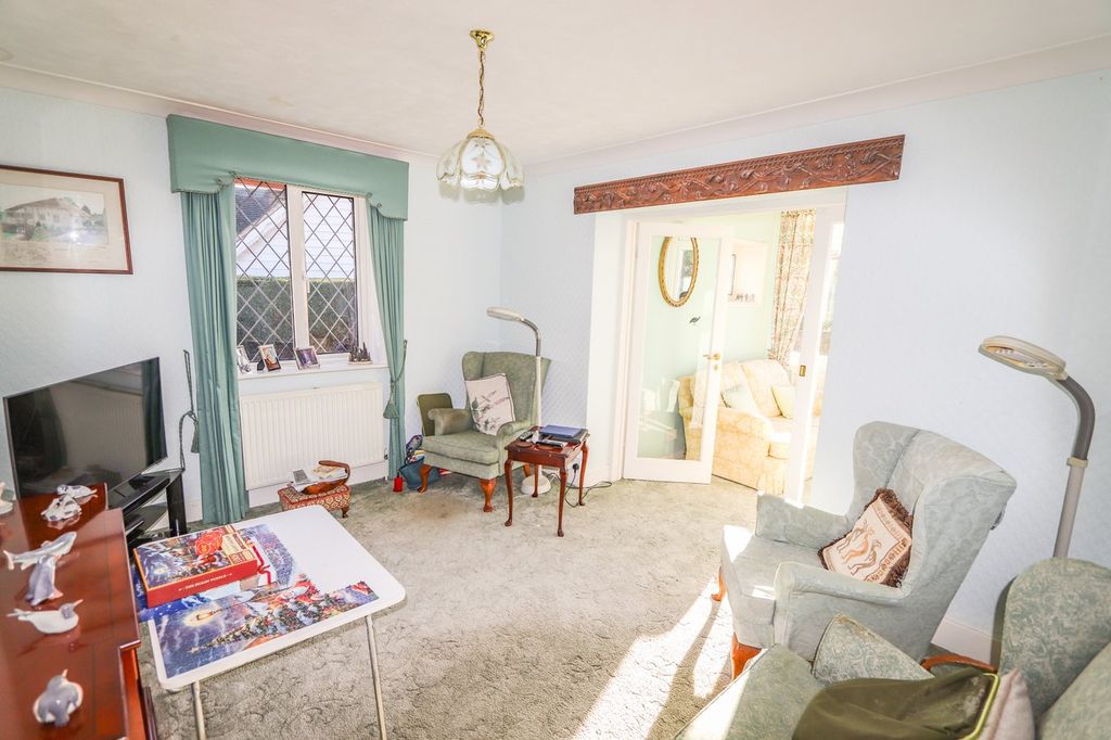 Property photo 2 of 25