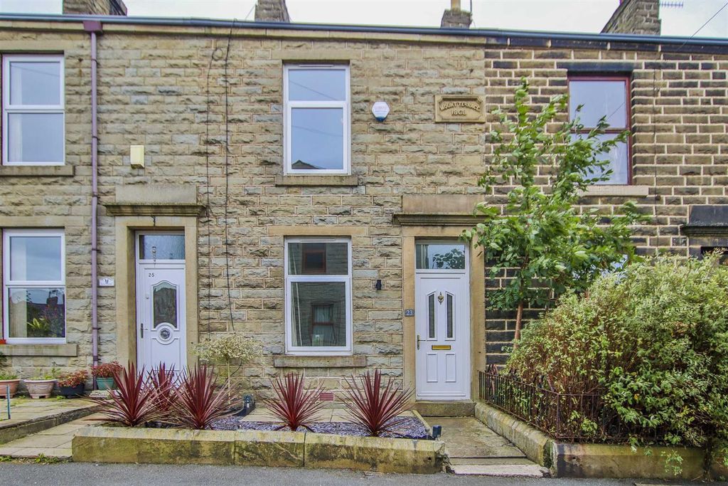 Property photo 2 of 23