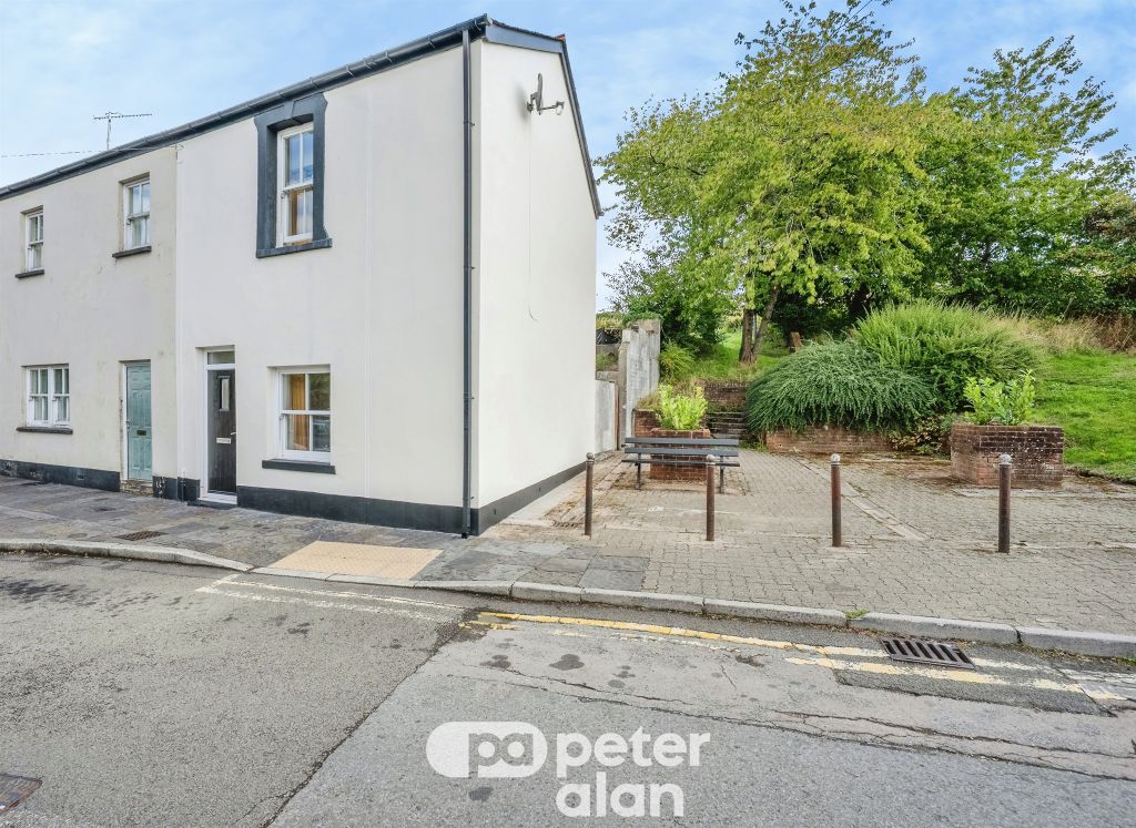 Property photo 2 of 21