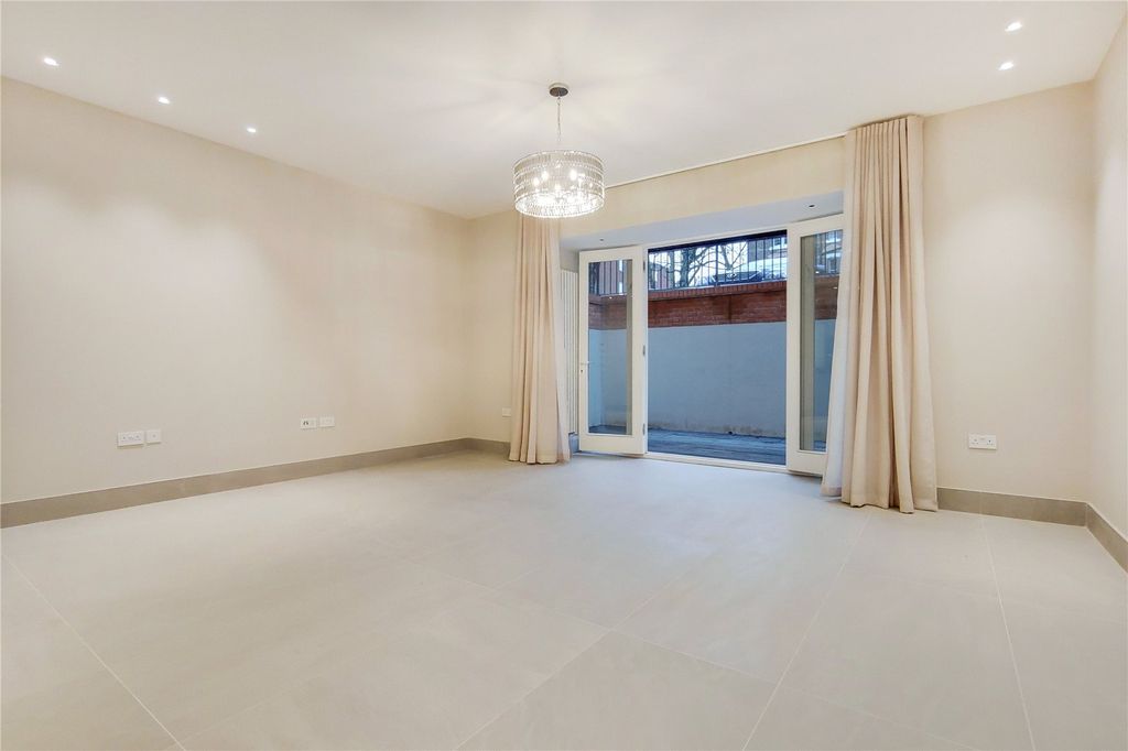 Property photo 3 of 19 Picture No. 18