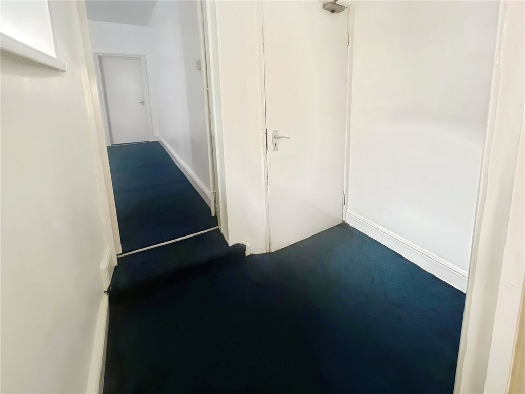 Property photo 3 of 10 Entrance