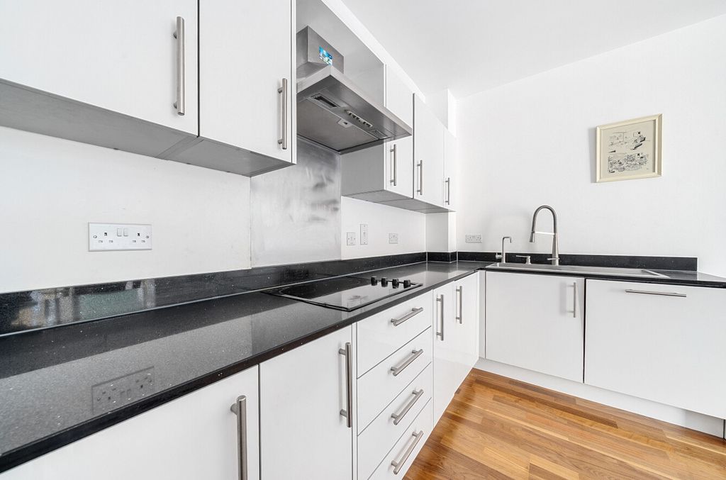 Property photo 3 of 18 1319125-4-6863Dbd...