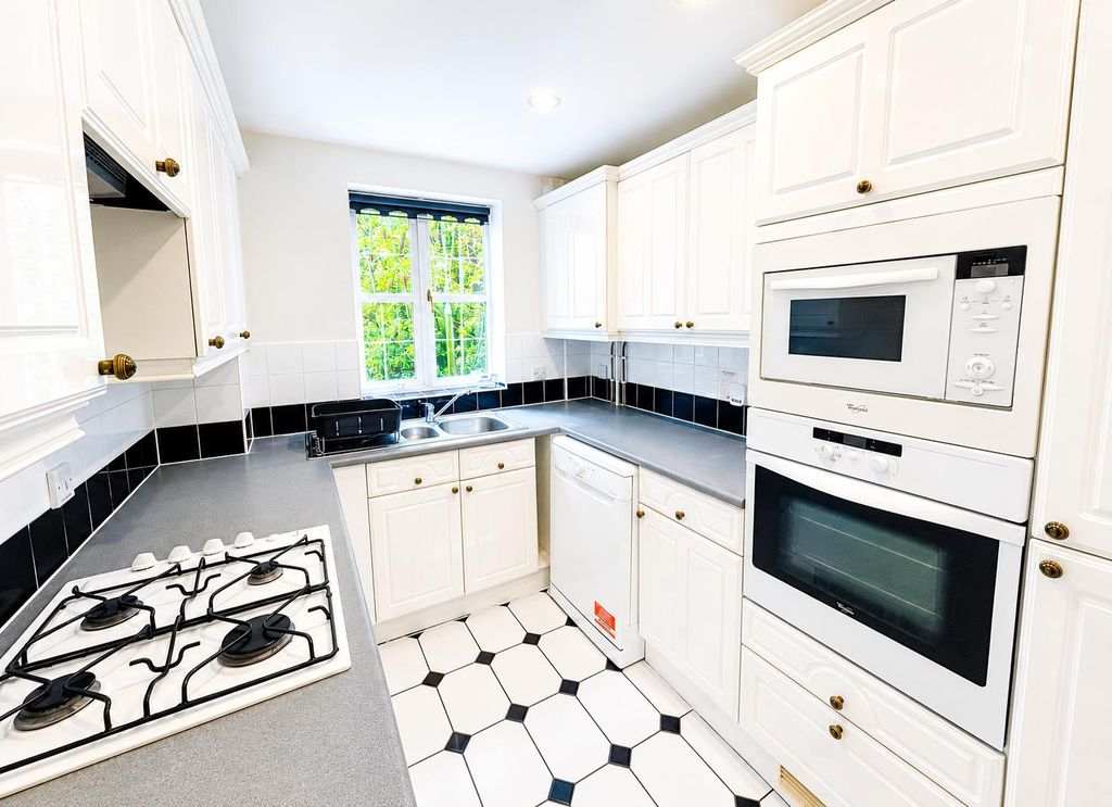 Property photo 2 of 17 2.Png
