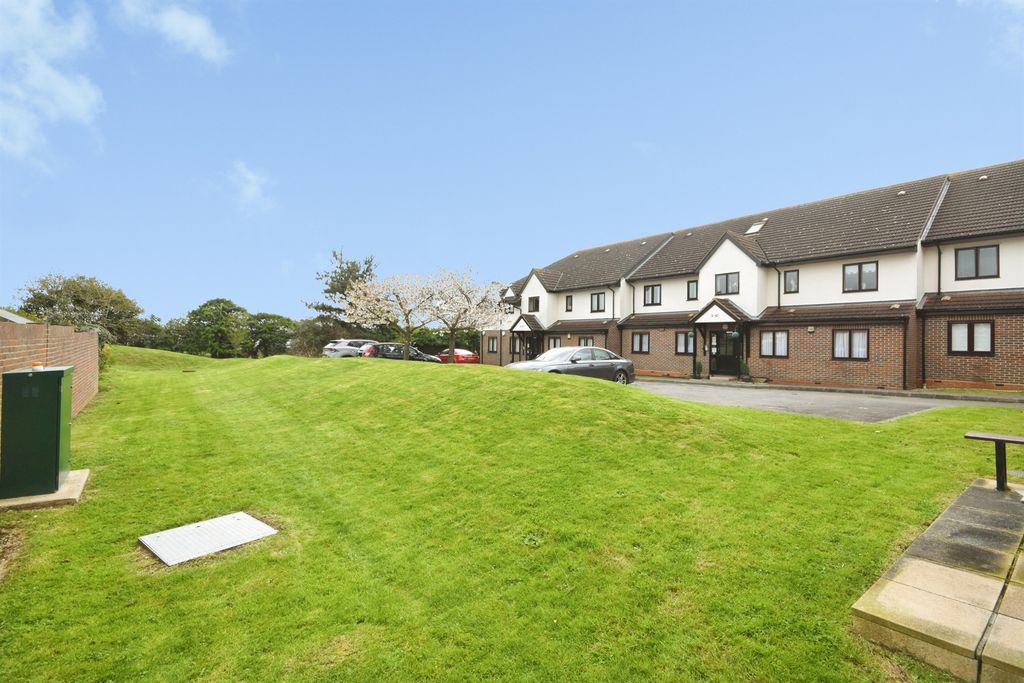 Property photo 2 of 14