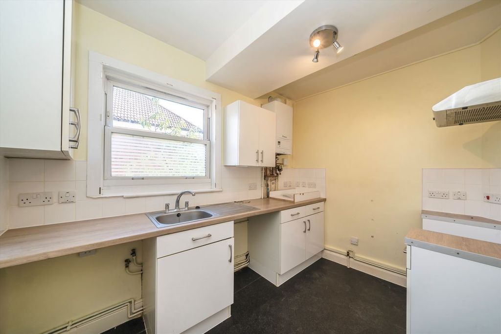 Property photo 3 of 5