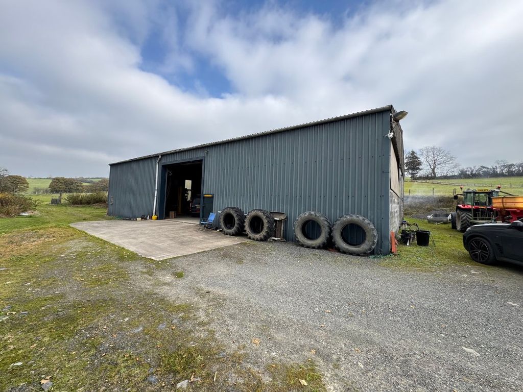 Property photo 3 of 41