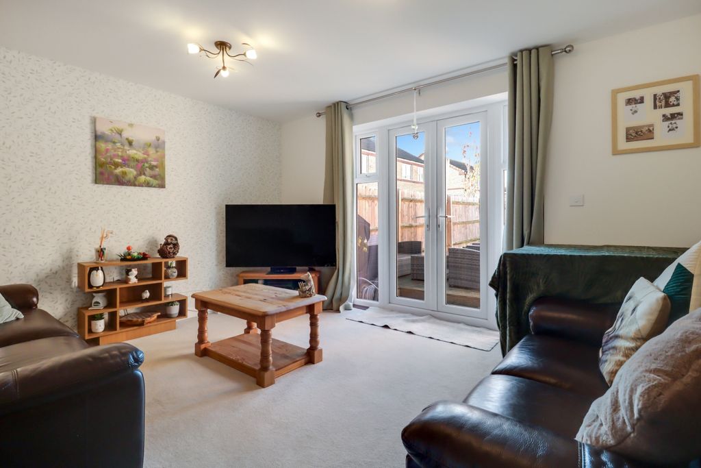 Property photo 3 of 27 Living-Room-I