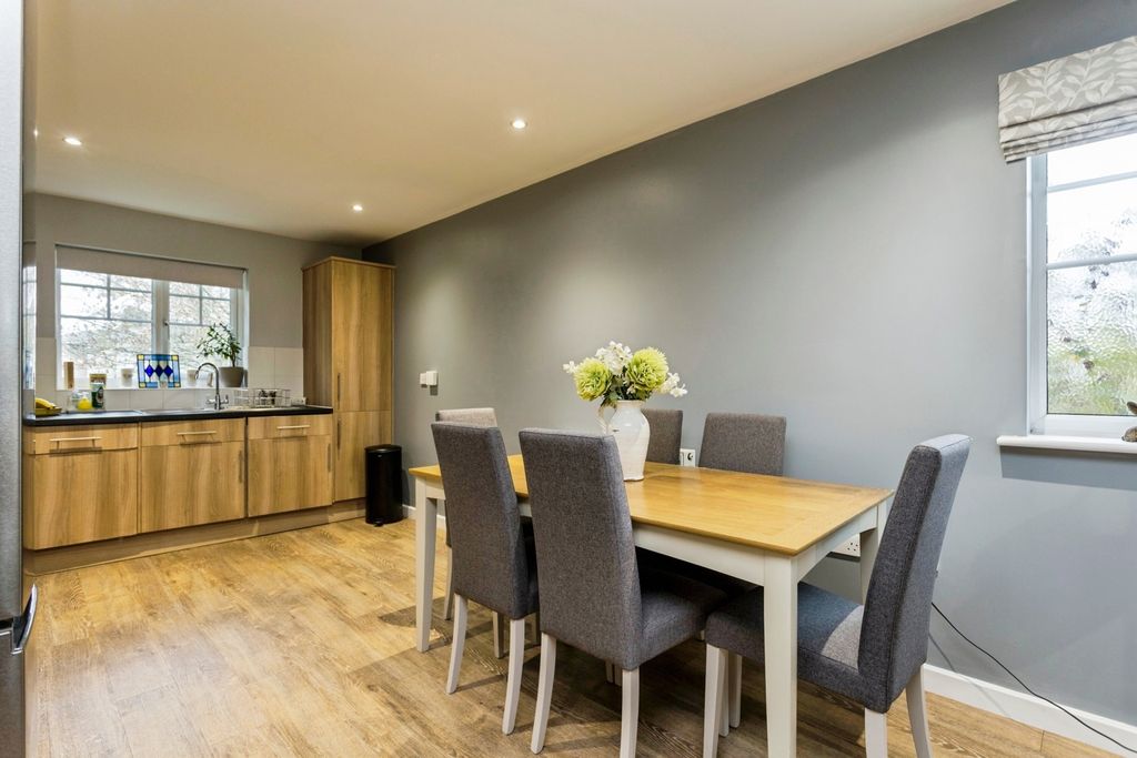 Property photo 3 of 20 Pbox-Img.Jpg