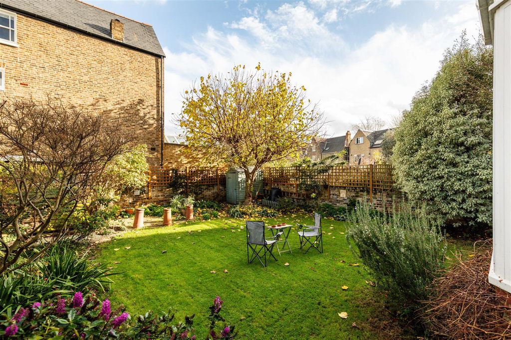 Property photo 2 of 19 Marlborough Road-43.Jpg