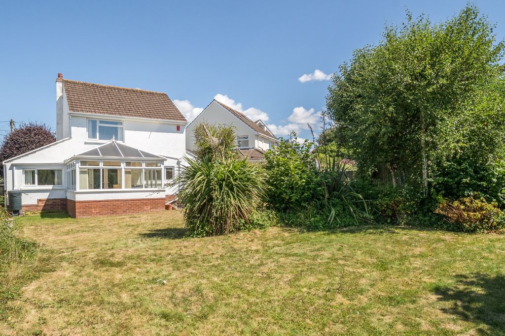 Property photo 2 of 22 1500133-2-19Fb8E0F6264d