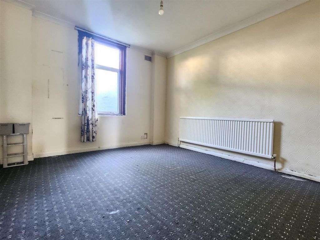Property photo 3 of 8 B1.Jpg