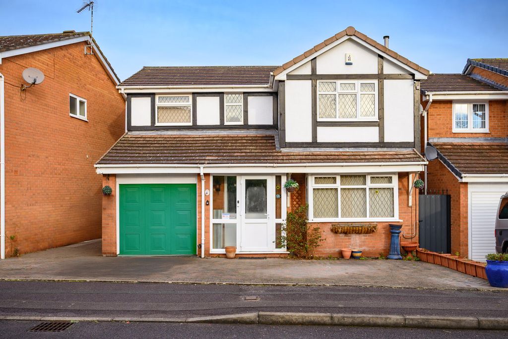 Property photo 1 of 28 Front (Exterior)