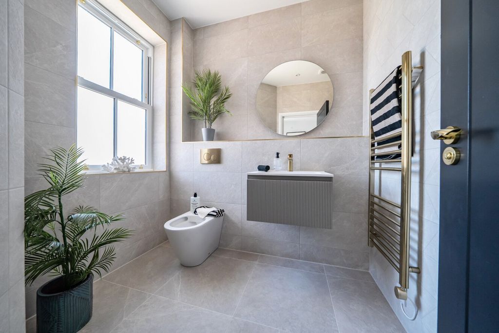 Property photo 2 of 45 Picture No. 02