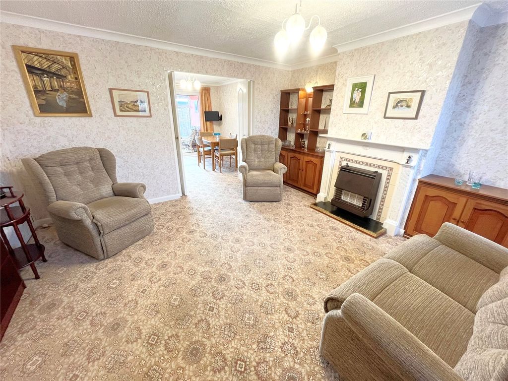 Property photo 3 of 17 Picture No. 02
