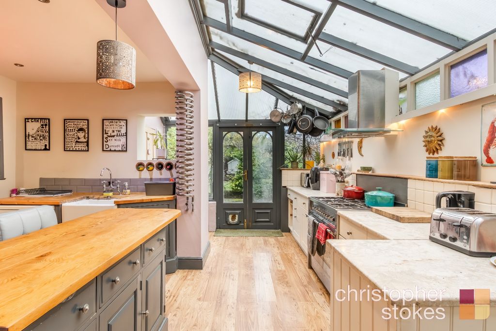 Property photo 3 of 22 4616685