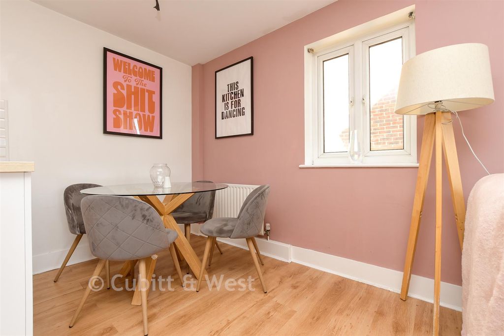 Property photo 3 of 12 Dining Area