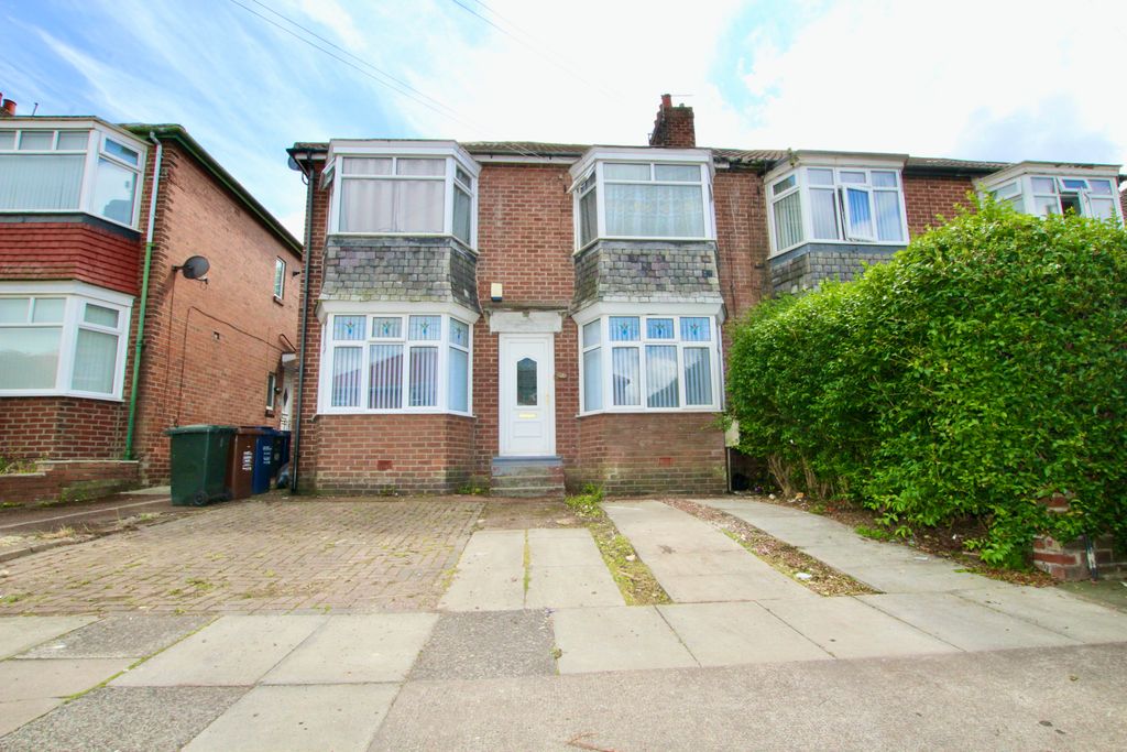 Property photo 1 of 18