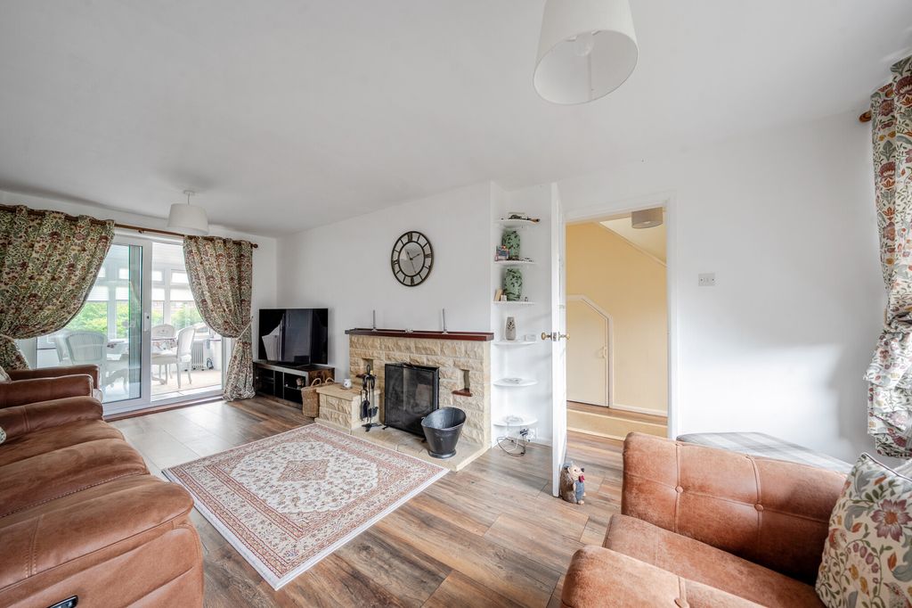 Property photo 2 of 16