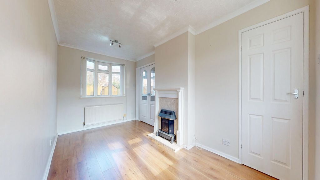 Property photo 2 of 20 4964083