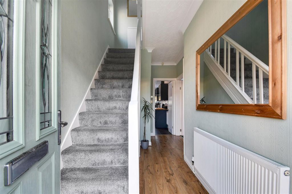 Property photo 2 of 20 Hallway