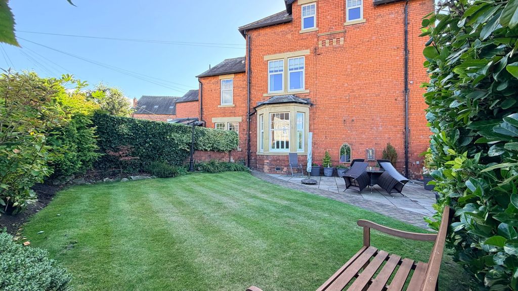 Property photo 3 of 65