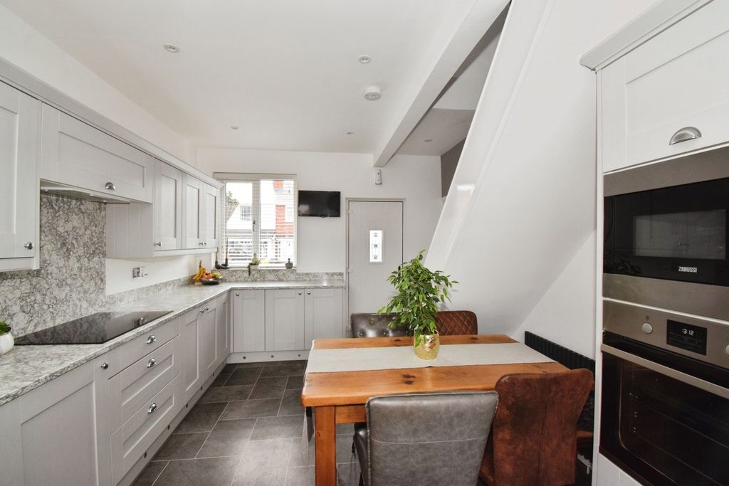Property photo 3 of 20 Kitchen/Diner