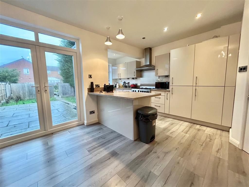 Property photo 2 of 19 Image