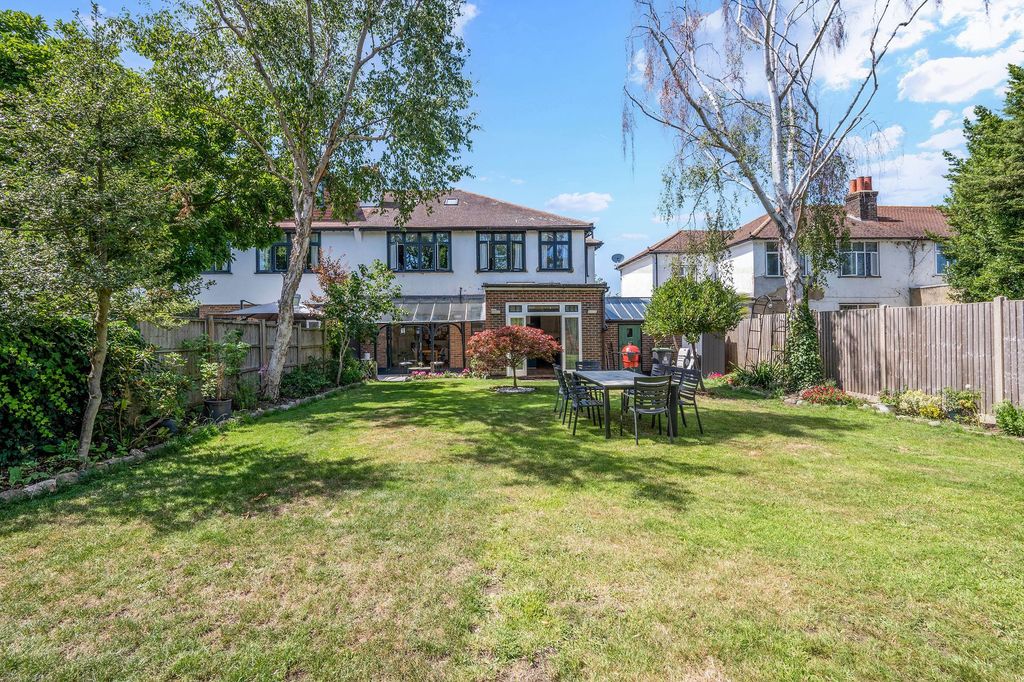 Property photo 3 of 23