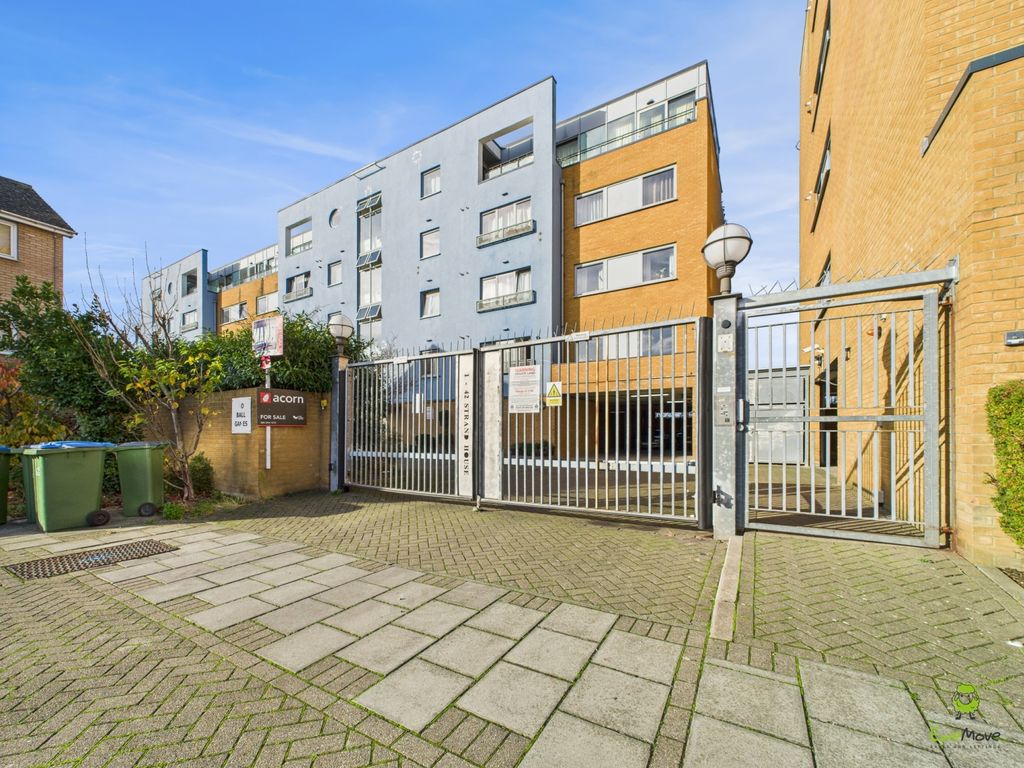 Property photo 2 of 15 Cam03779G0-Pr0311-Still016