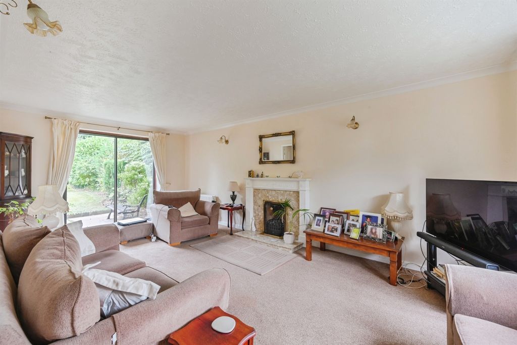Property photo 3 of 17