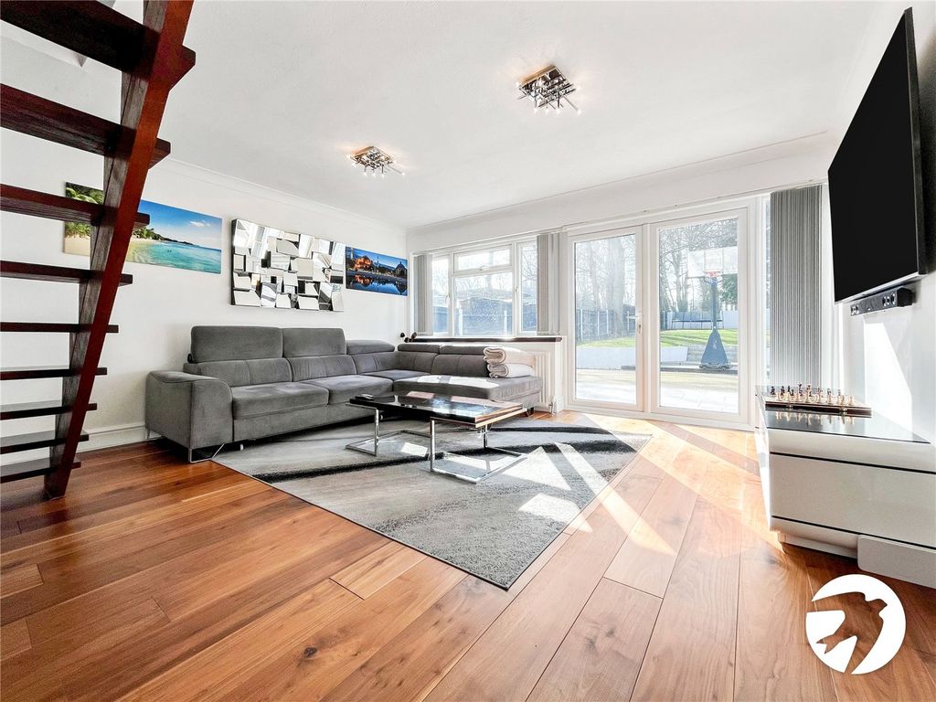 Property photo 2 of 26 Picture No. 03