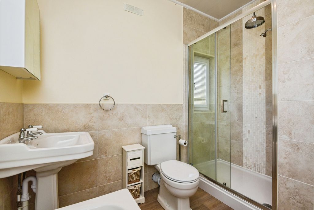Property photo 3 of 17 Photo