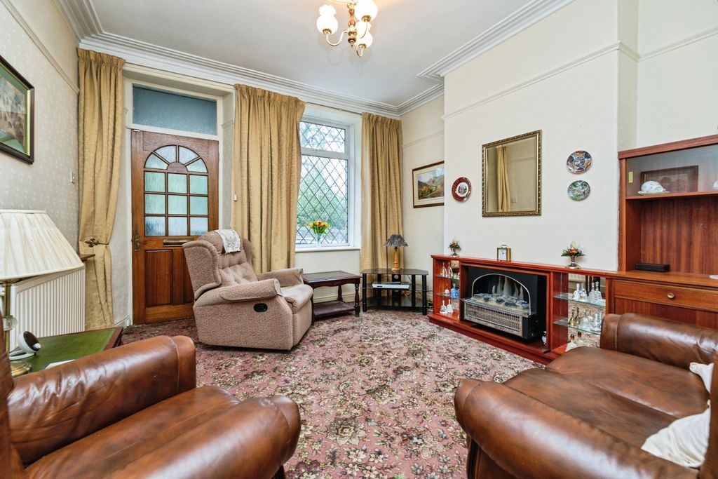 Property photo 2 of 20 Pbox-Img.Jpg