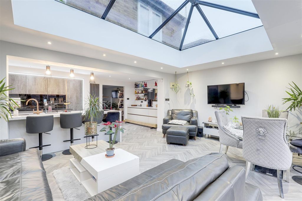 Property photo 2 of 24 30434.Jpg