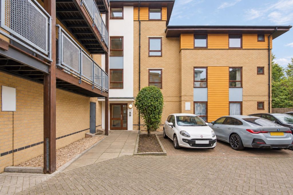 Property photo 1 of 12