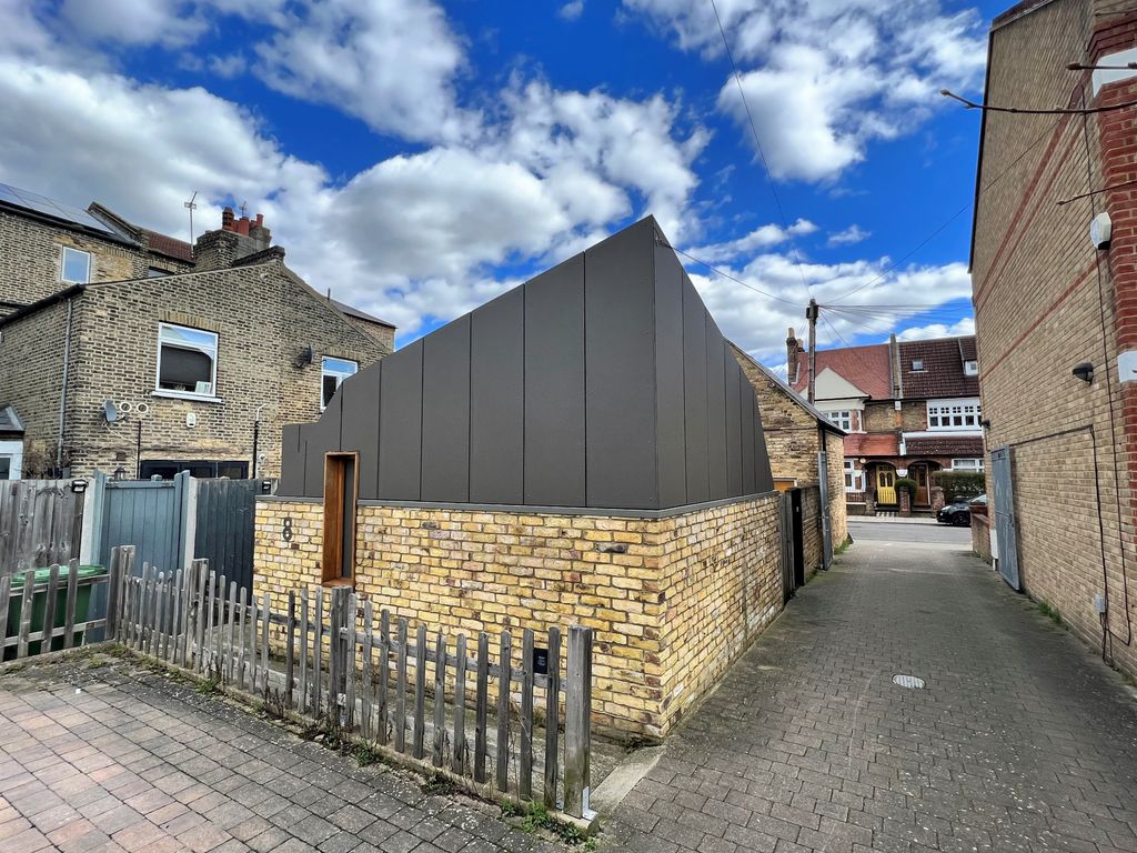 Property photo 1 of 12 Photo