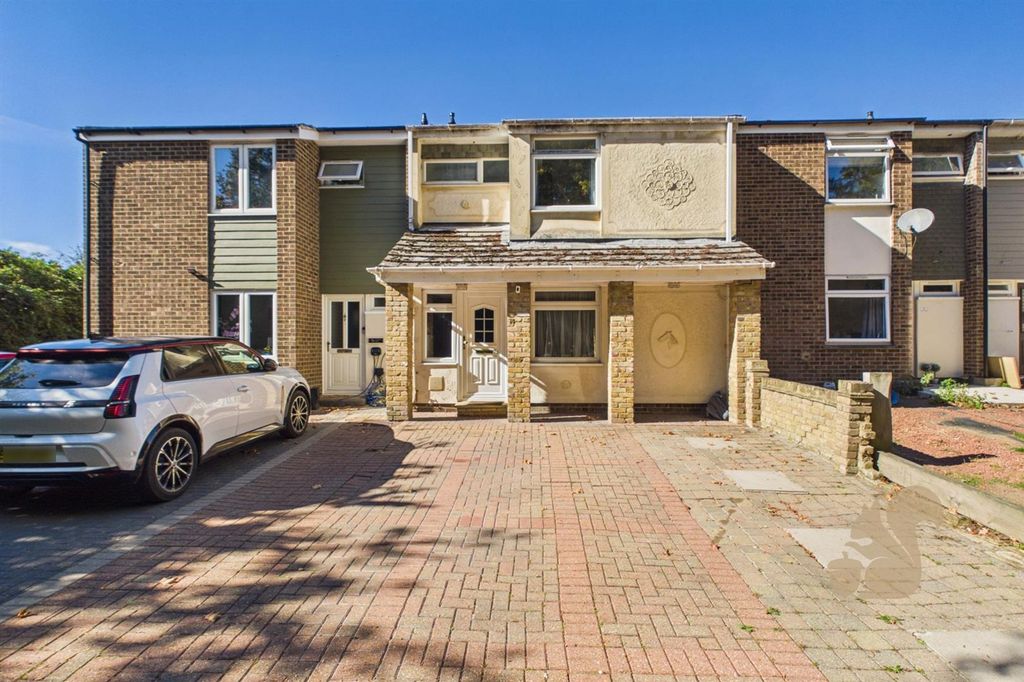 Property photo 1 of 16 Cam01814G0-Pr0169-Still026.Jpg