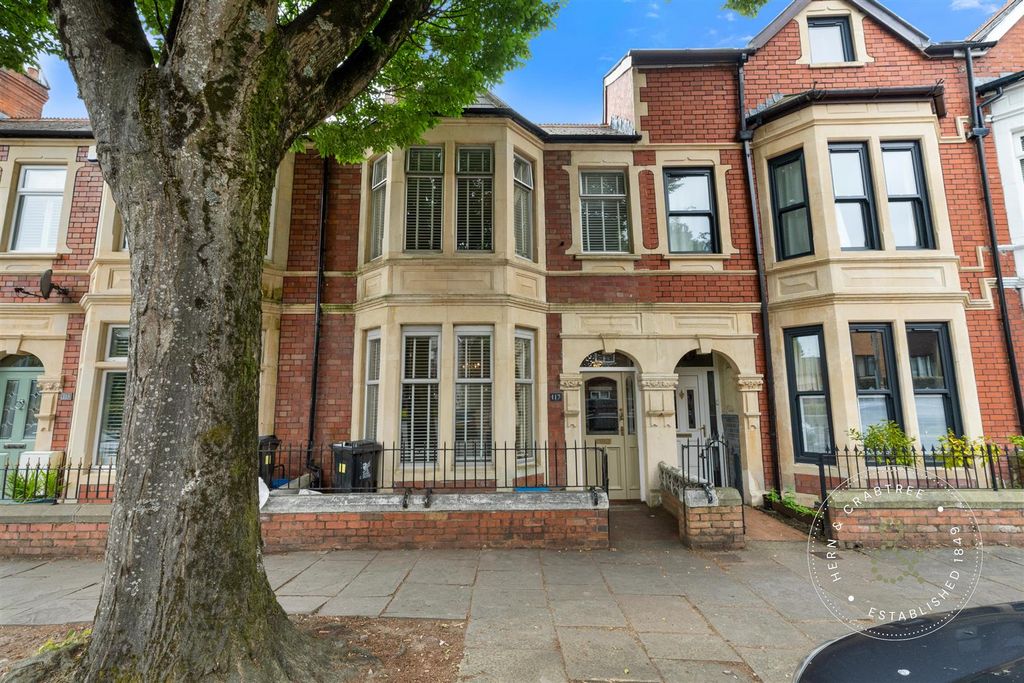 Property photo 1 of 38 Clive-Road-32.Jpg