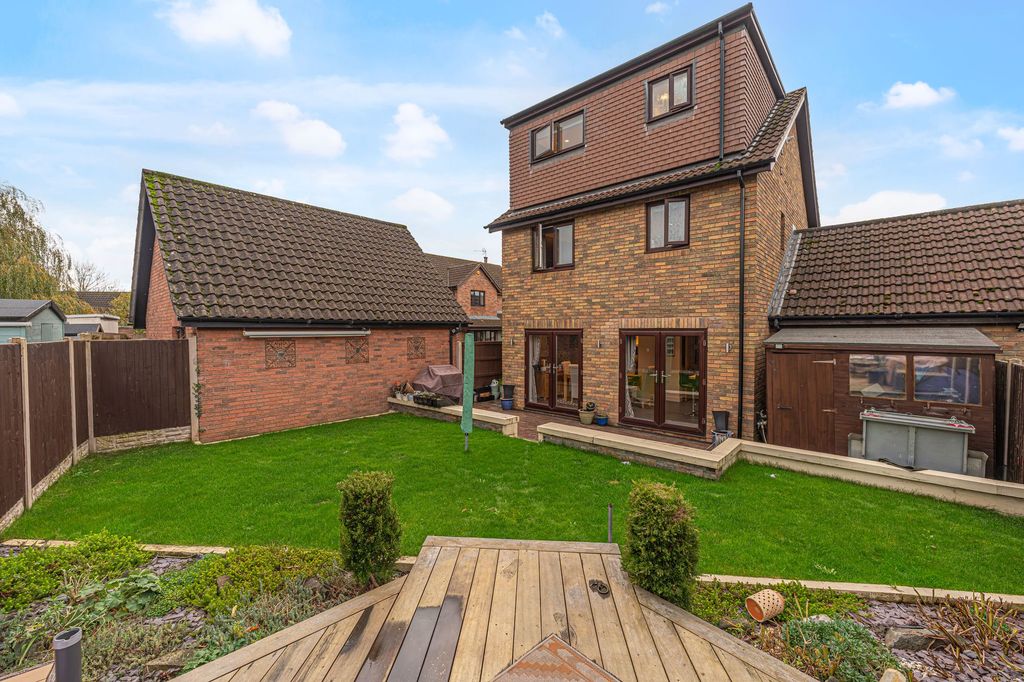 Property photo 2 of 38